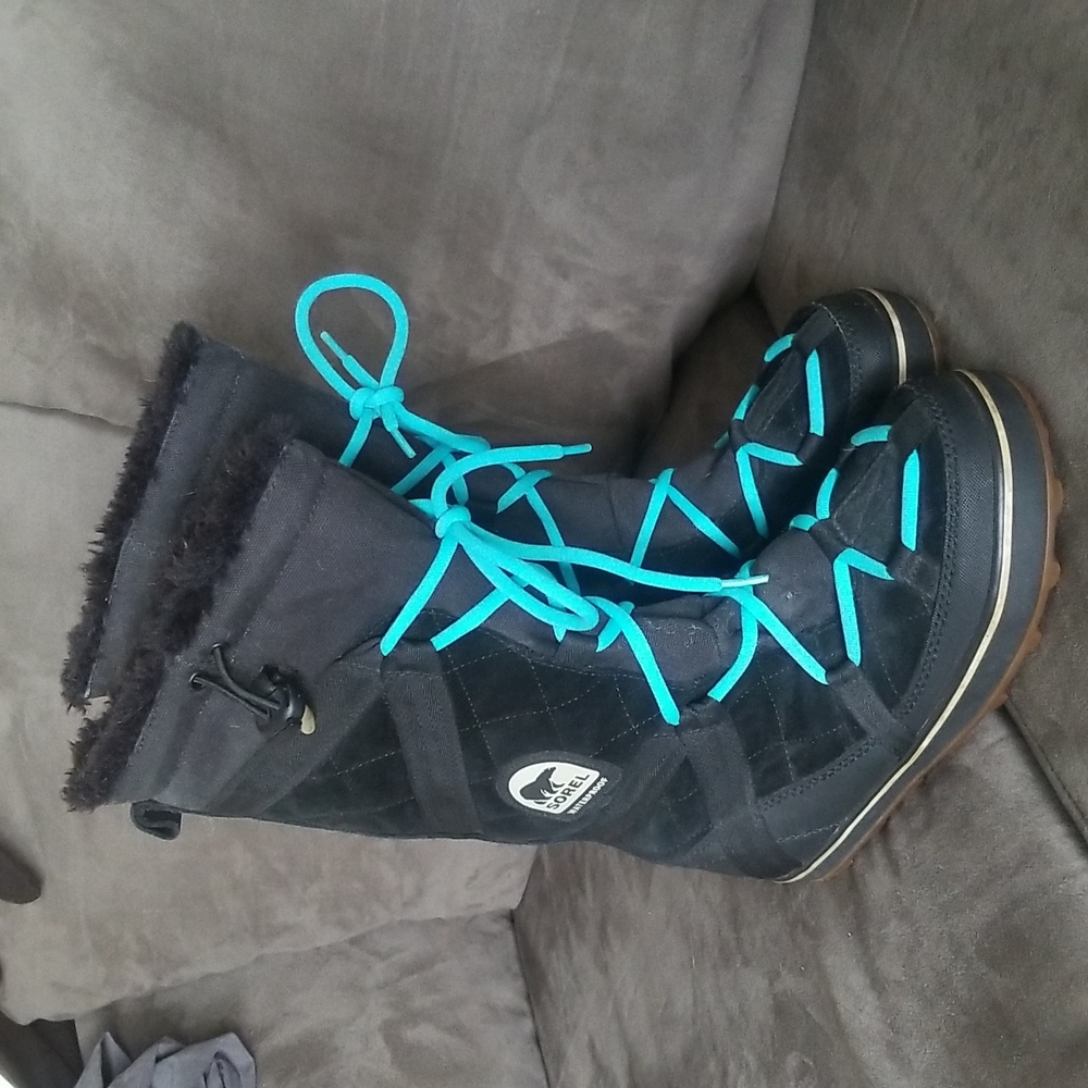 Sorel boots black size 8